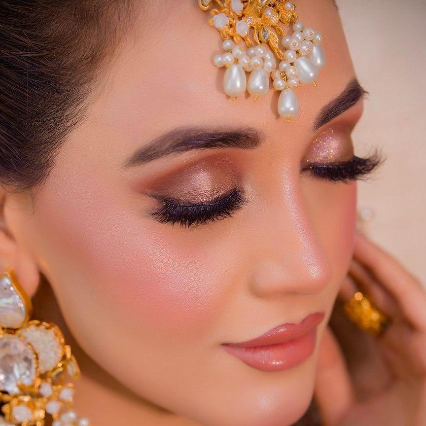 Guri  Makeup